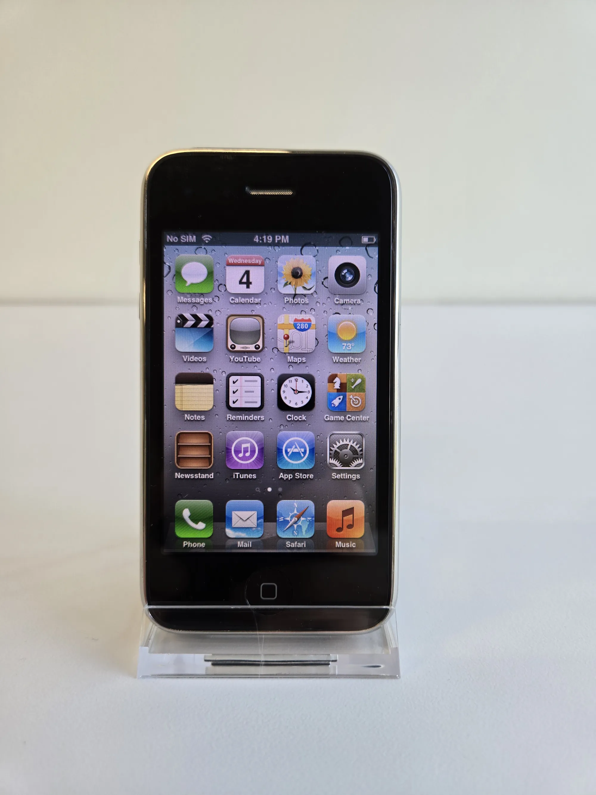 Apple iPhone 3G detail view