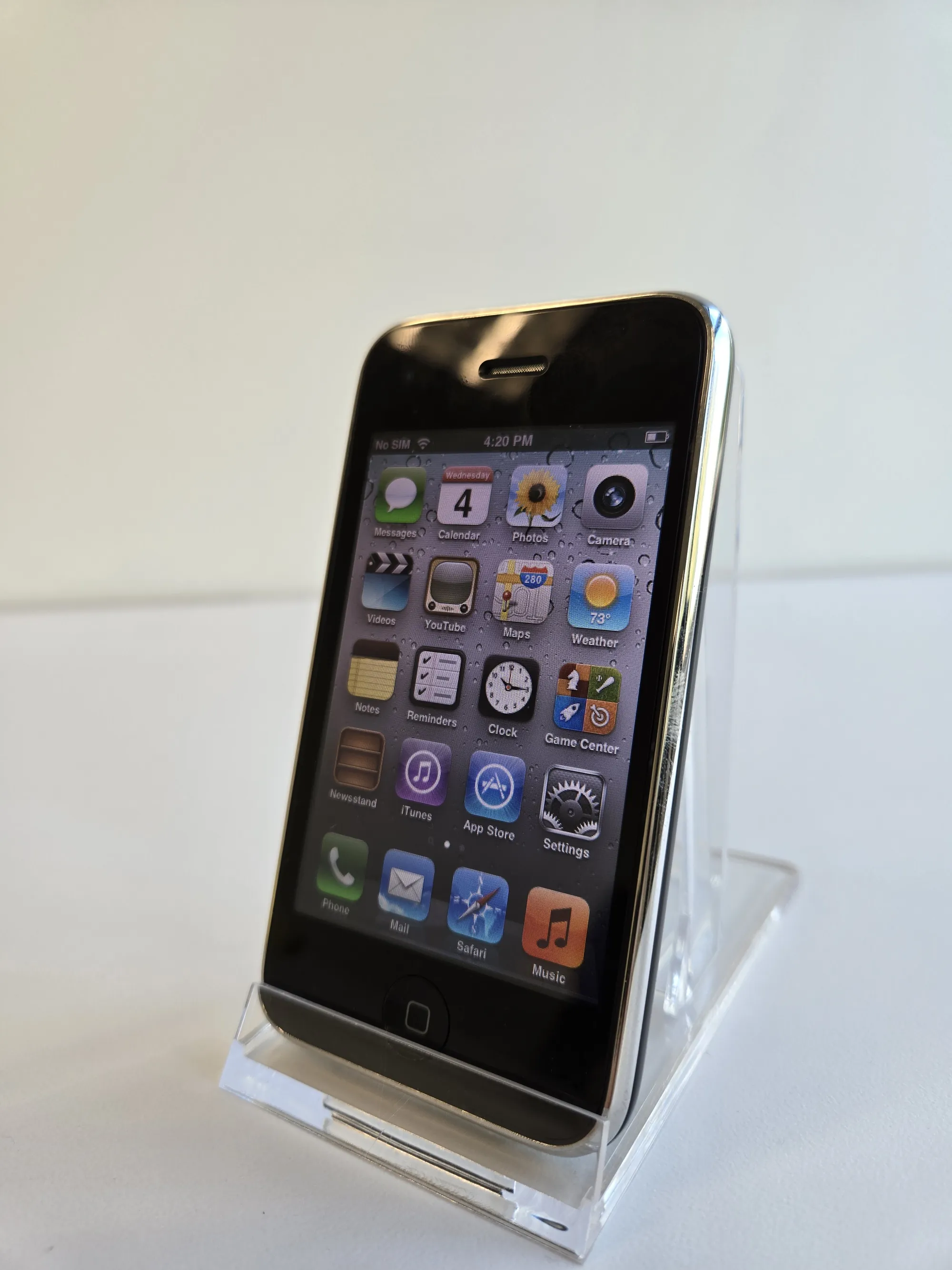 Apple iPhone 3G detail view