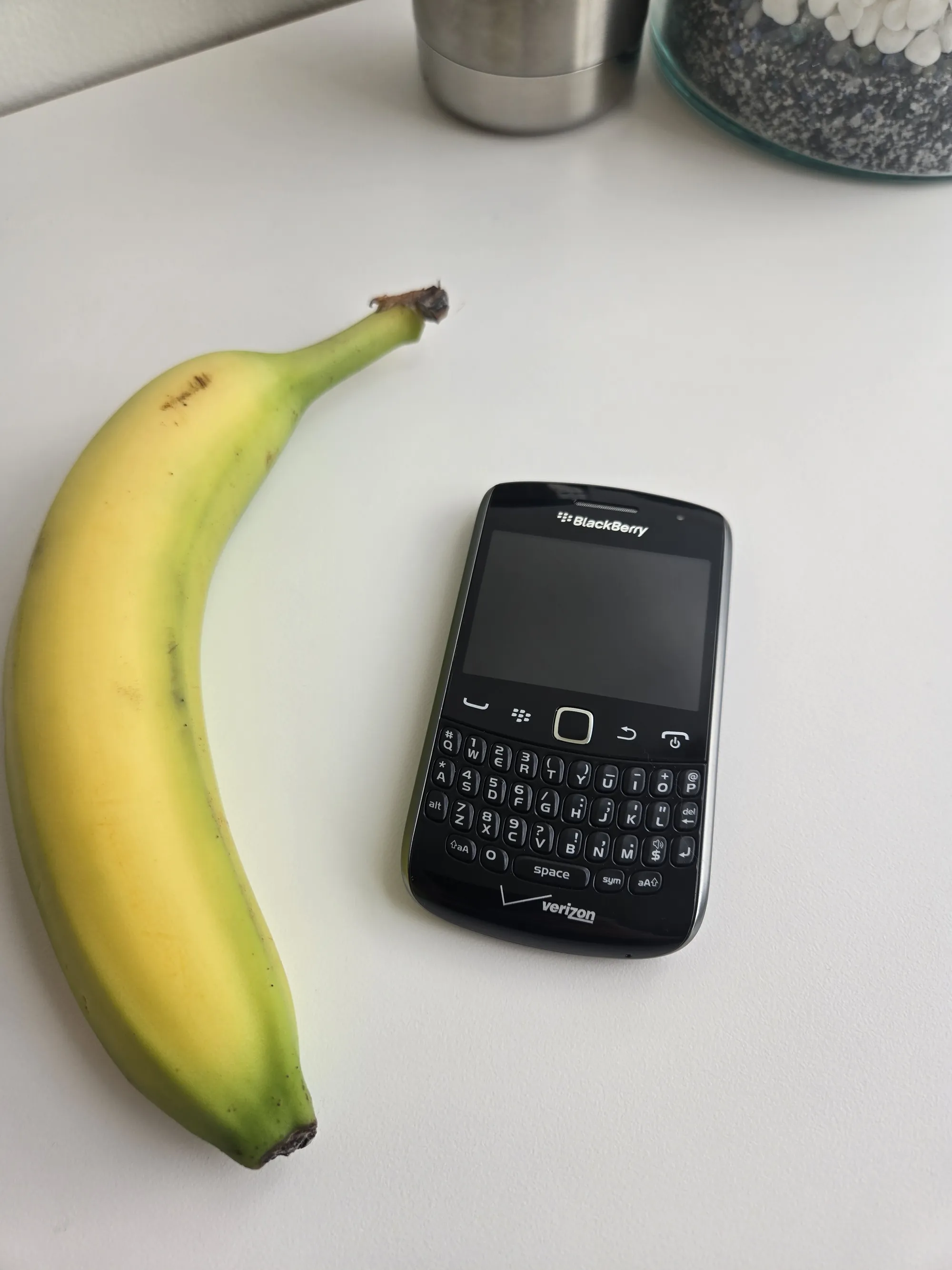 BlackBerry Curve 9370 detail view
