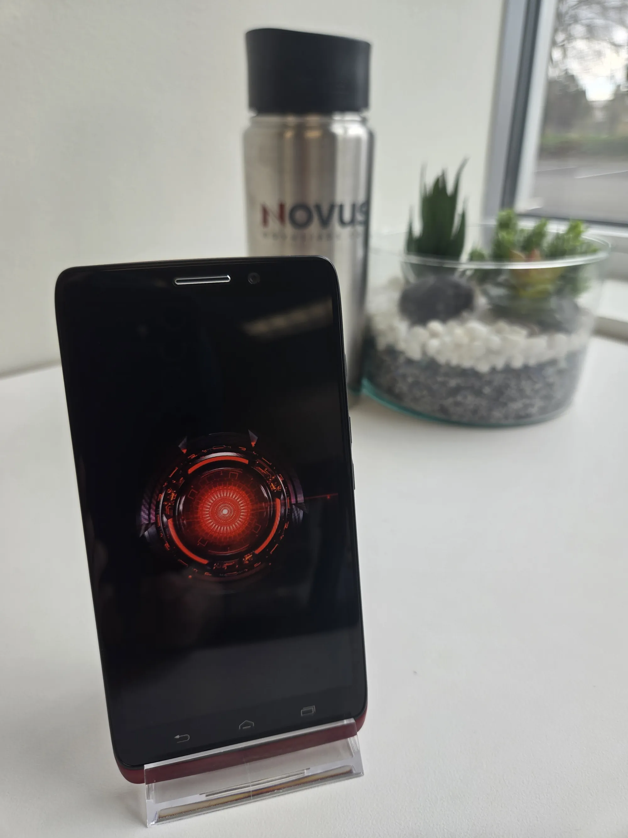 The Motorola Droid Ultra from the Novus Labs device vault