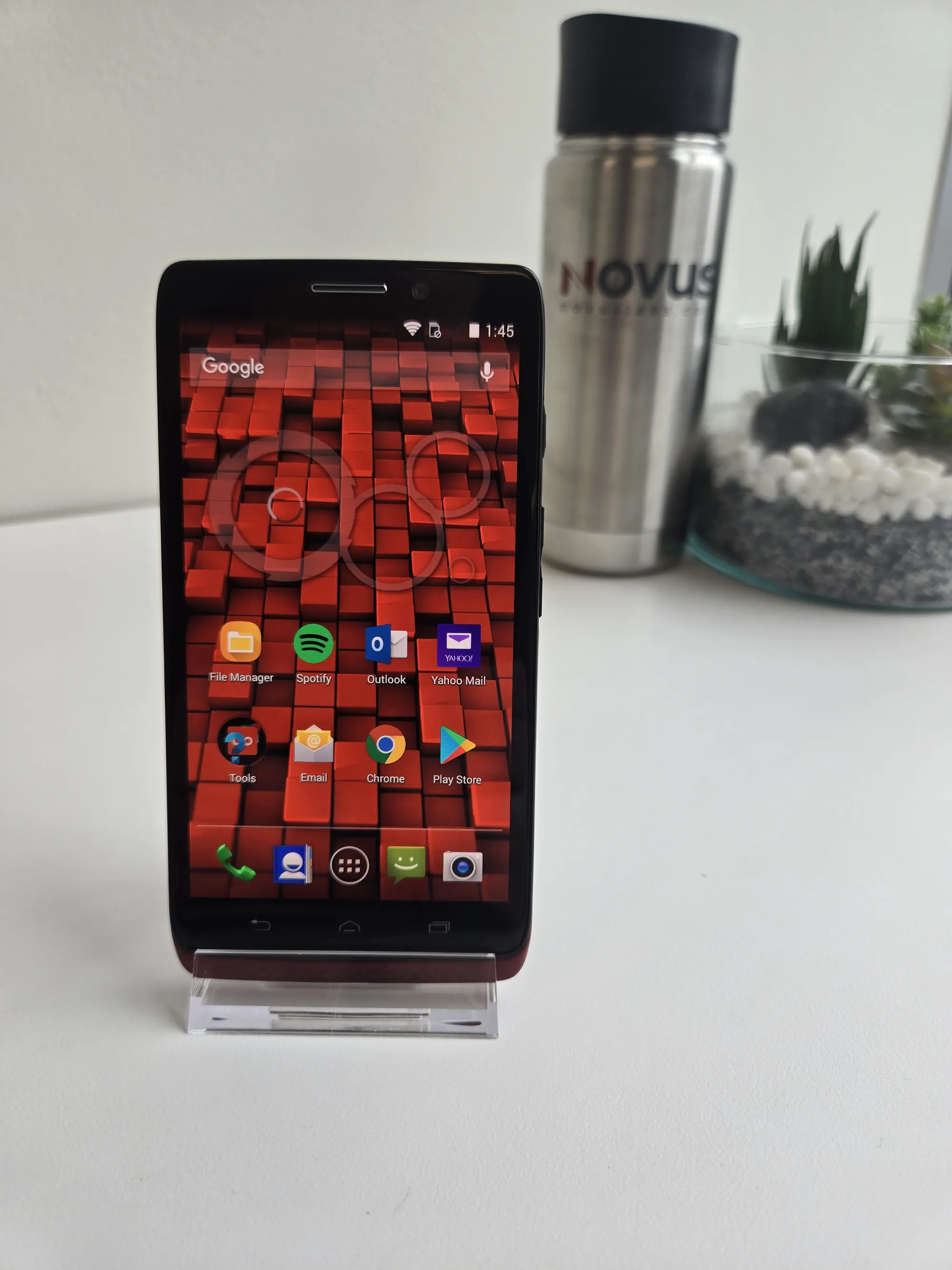Motorola Droid Ultra detail view