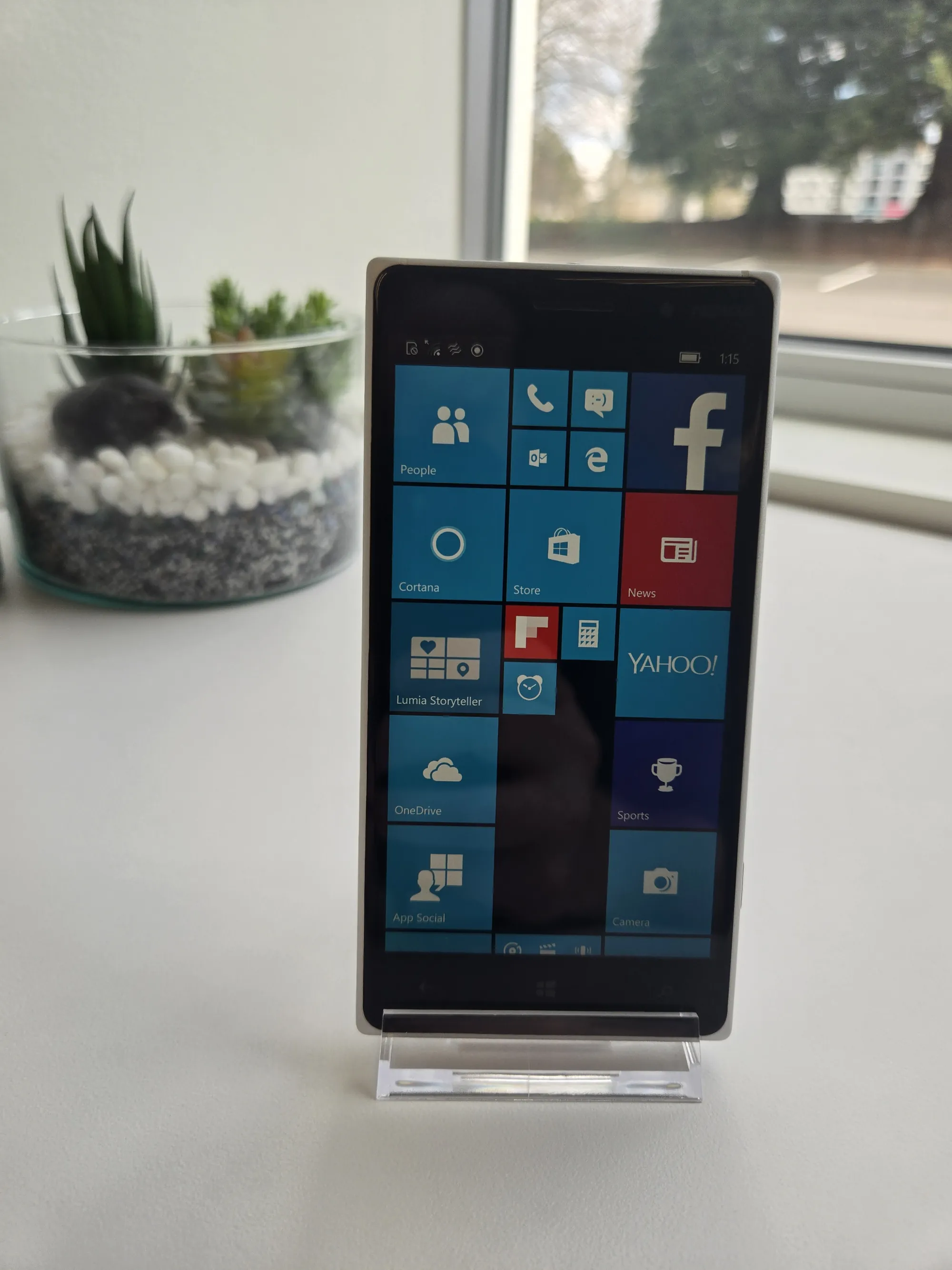 Nokia Lumia 830 detail view